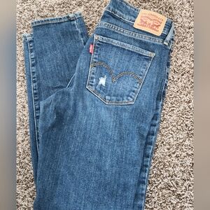 Women's Levi's 711 Skinny jeans Size 29 x30 Distressed